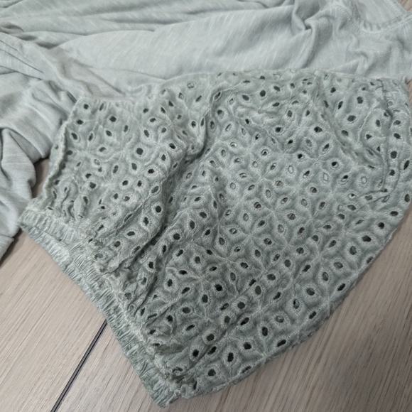 CUPIO pale green size XL puffy sleeve top - Picture 8 of 8